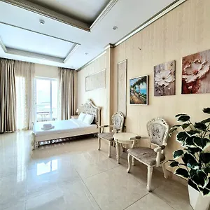 f-f-house-homestay.hotelsvungtau.com/